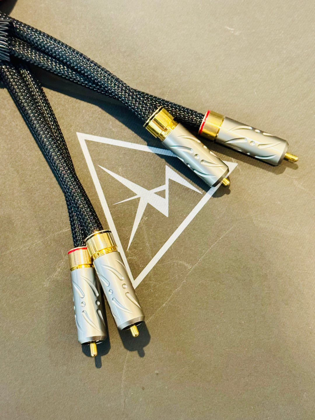 Shunyata Research Alpha V2 2M RCA Interconnect Cables w Box EXCELLENT