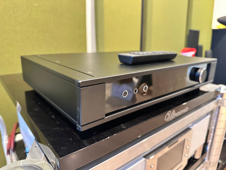 Rega Elex MK4 Stereo Integrated Amplifier in Black w Box & Remote EXCELLENT