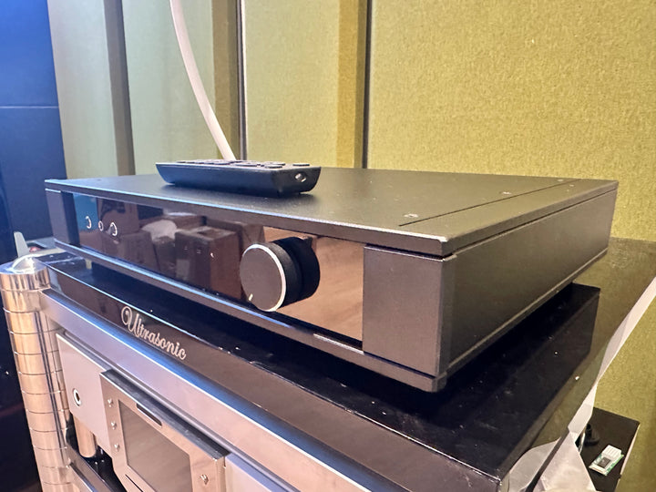 Rega Elex MK4 Stereo Integrated Amplifier in Black w Box & Remote EXCELLENT