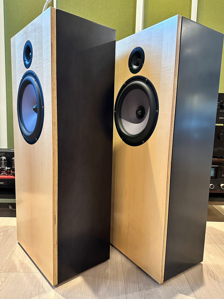 DeVore Fidelity Orangutan 0/93 Full-Range Speakers in Maple w Box EXCELLENT