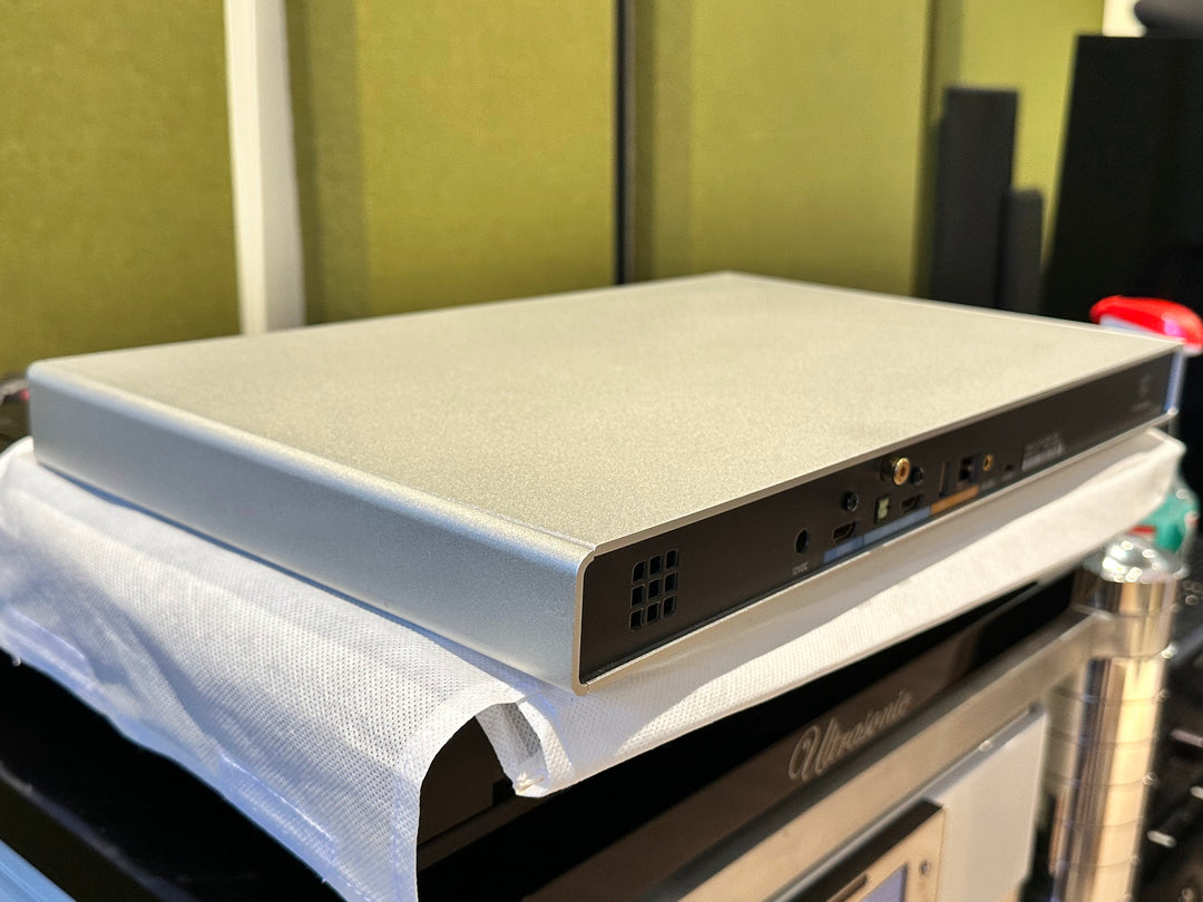 Kaleidescape Strato S Movie Player 12TB in Silver w Box EXCELLENT