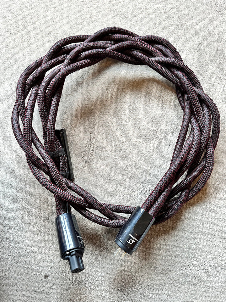 AudioQuest Hurricane High-Current Power Cord Cable 2M C15 w Case EXCELLENT