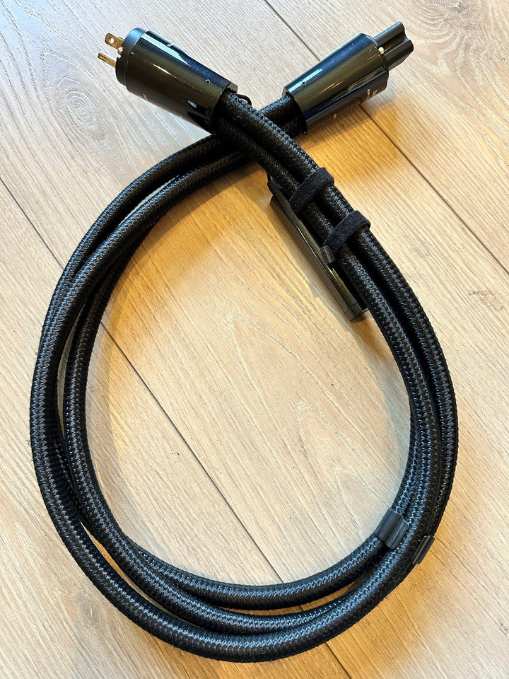 AudioQuest Dragon Variable-Current Power Cord Cable 1M C19 20amp EXCELLENT