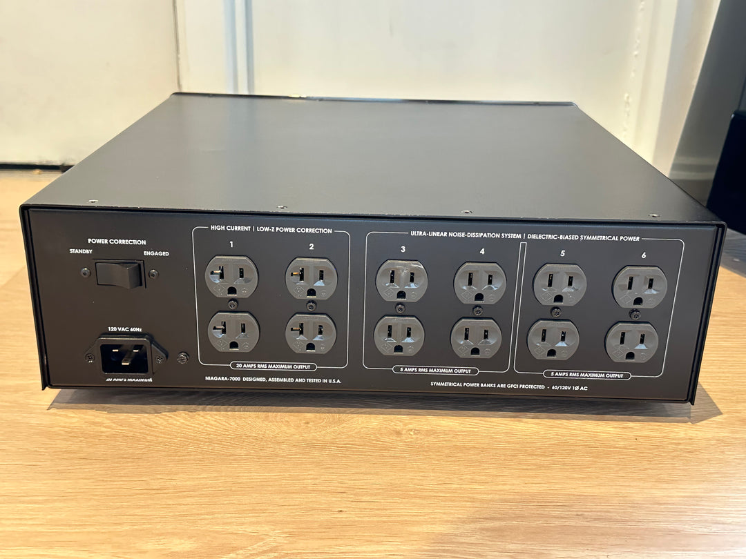 AudioQuest Niagara 7000 Power Conditioner Customer Trade-In EXCELLENT