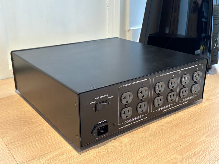 AudioQuest Niagara 7000 Power Conditioner Customer Trade-In EXCELLENT