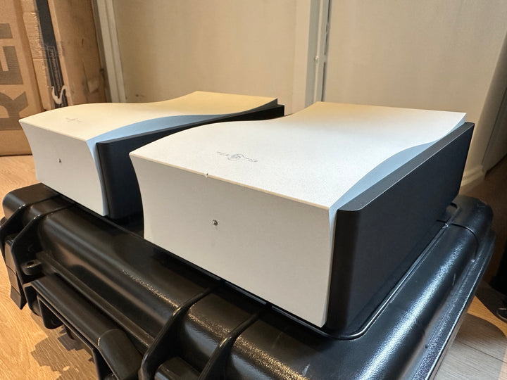 Mola Mola Kaluga Power Amplifier Mono Pair Customer Trade-In EXCELLENT