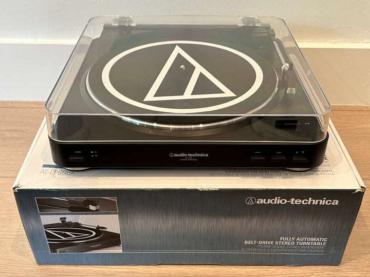 Audio-Technica AT-LP60BK Audio Technica Turntable Record Player EXCELLENT