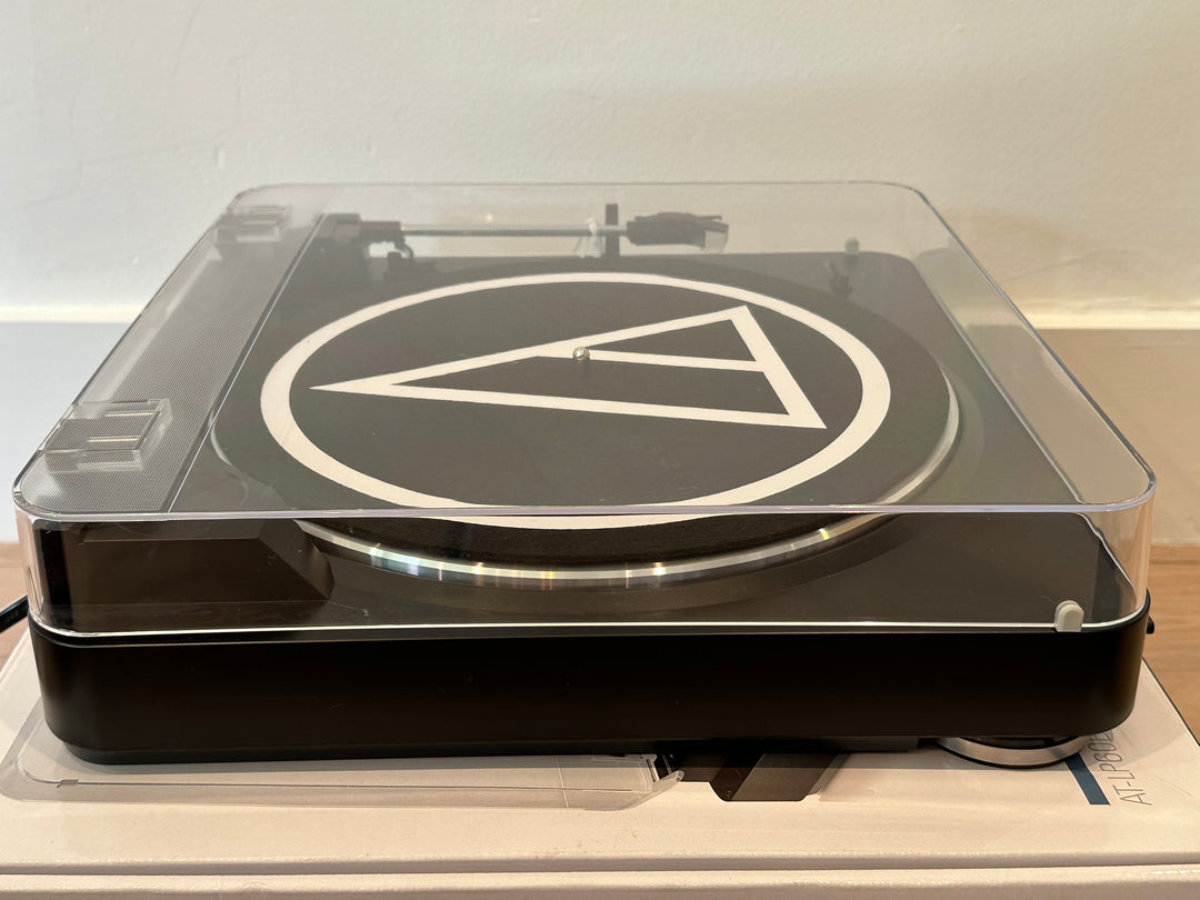 Audio-Technica AT-LP60BK Audio Technica Turntable Record Player EXCELLENT