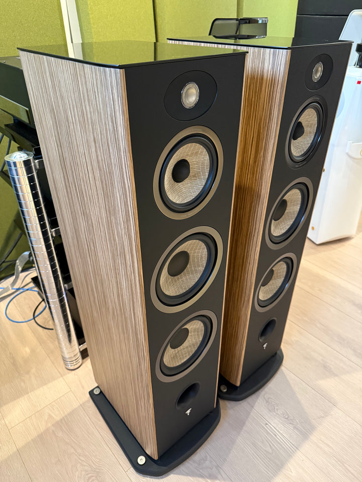 Focal Aria 948 in Prime Walnut EXCELLENT