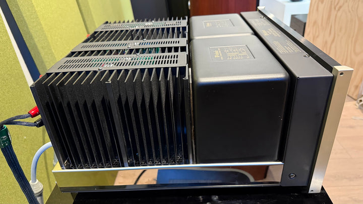 McIntosh MC207 7-Channel Home Theather Amplifier VERY GOOD