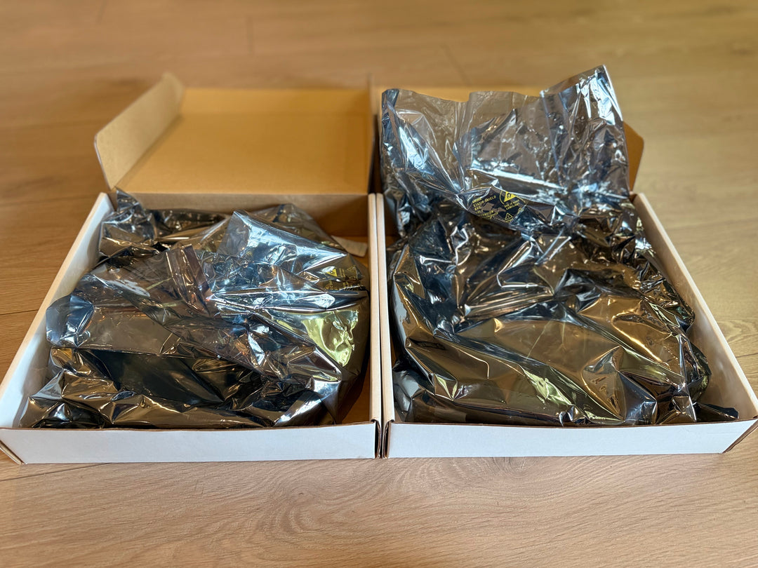 Shunyata Research E-tron Python Speaker Cables Pair with Gold Spade Connectors  3M Serial 4714 & 4715 MINT