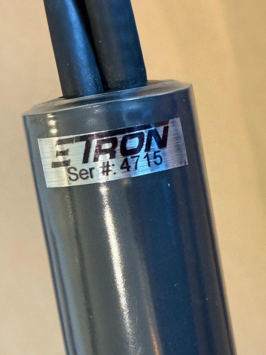 Shunyata Research E-tron Python Speaker Cables Pair with Gold Spade Connectors  3M Serial 4714 & 4715 MINT
