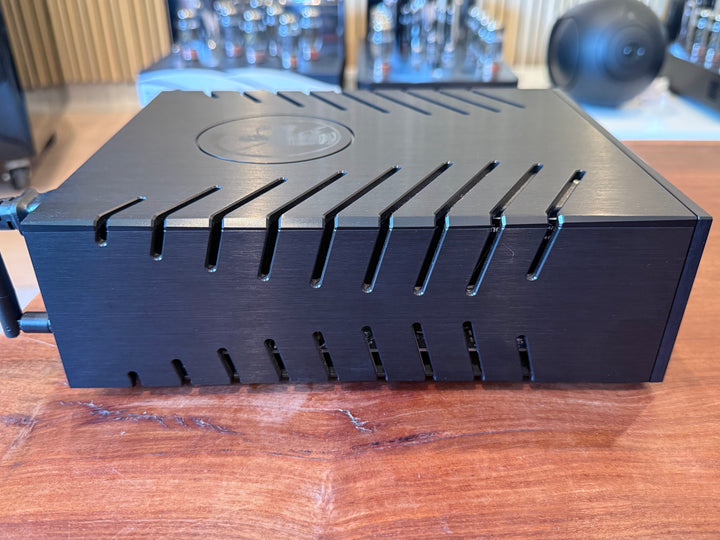 Gold Note DS-10 Network Streamer Preamplifier w Box & Remote EXCELLENT