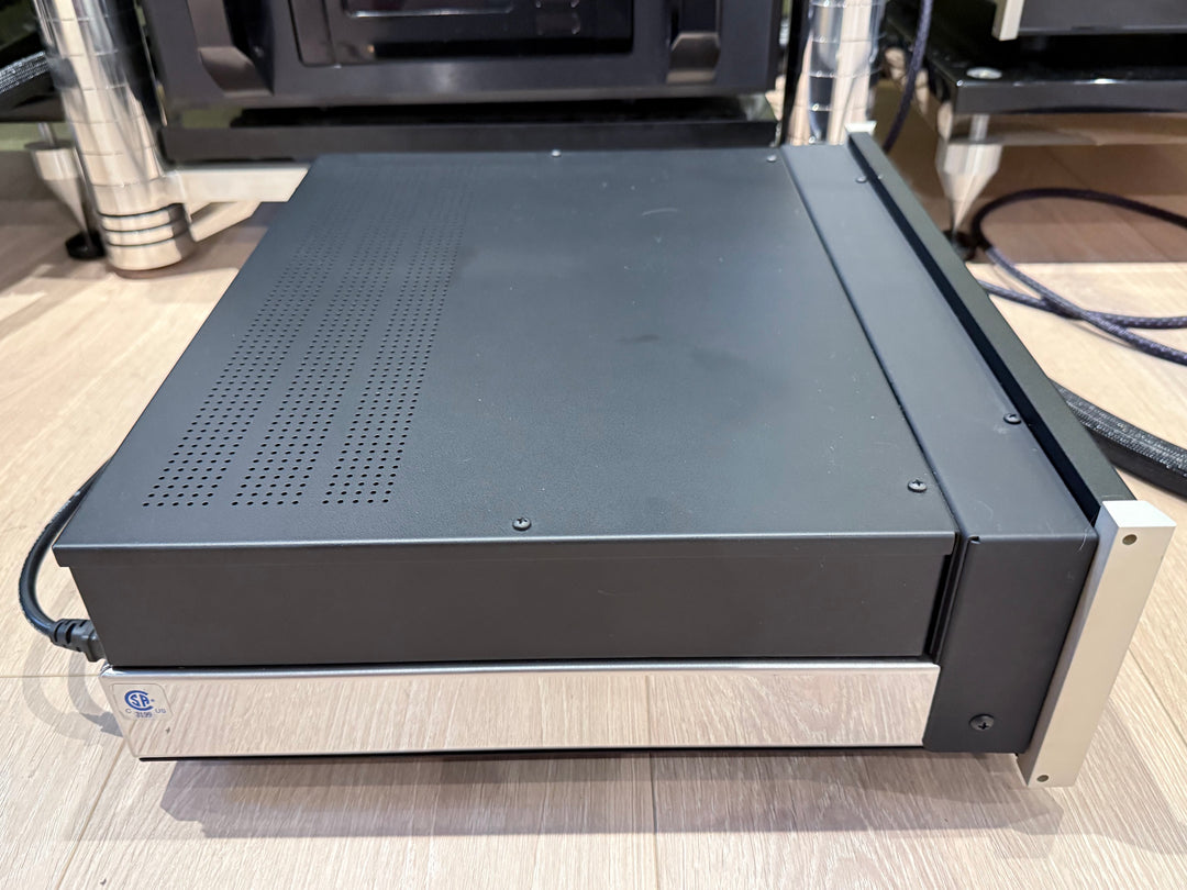 McIntosh MCD550 SACD / CD Player EXCELLENT