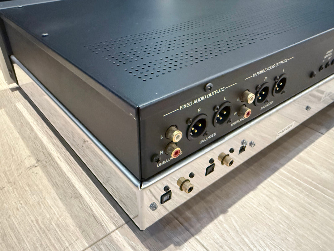 McIntosh MCD550 SACD / CD Player EXCELLENT