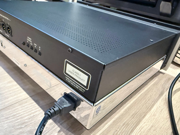 McIntosh MCD550 SACD / CD Player EXCELLENT