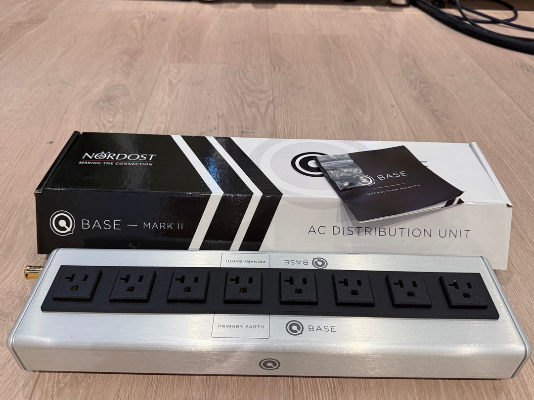 Nordost Q Base Mark II AC Distribution Unit 20 Amp w Box EXCELLENT