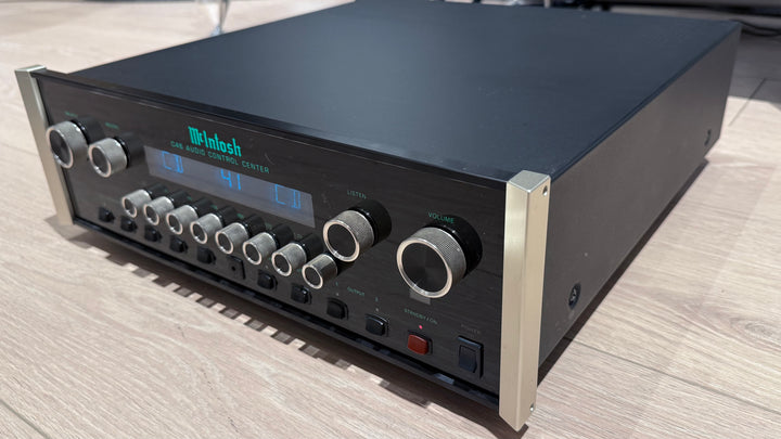 McIntosh C46 2-Channel Solid State Audio Control Center 220V EXCELLENT