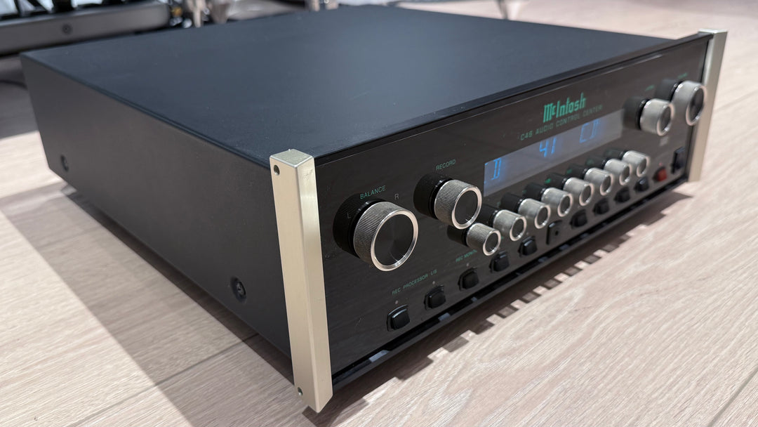 McIntosh C46 2-Channel Solid State Audio Control Center 220V EXCELLENT
