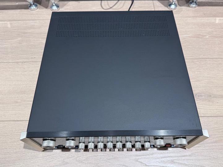 McIntosh C46 2-Channel Solid State Audio Control Center 220V EXCELLENT