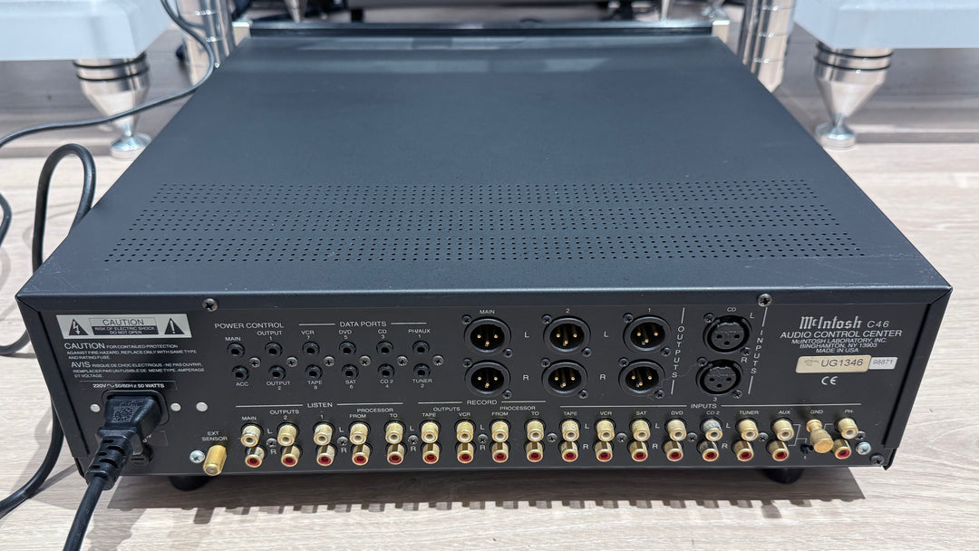 McIntosh C46 2-Channel Solid State Audio Control Center 220V EXCELLENT