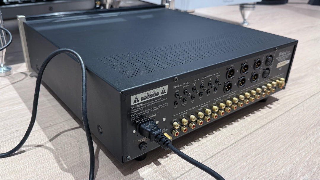 McIntosh C46 2-Channel Solid State Audio Control Center 220V EXCELLENT