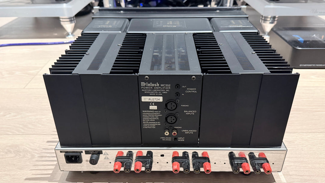 Mcintosh MC352 220-240v Stereo 2-Channel Power Amplifier with Box EXCELLENT