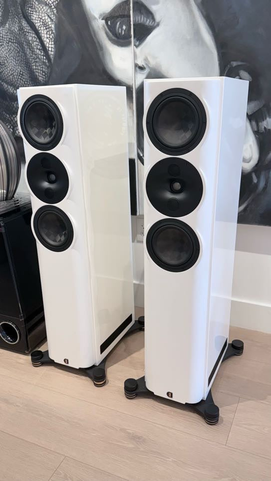 Perlisten S5T Tower Speakers in White MINT
