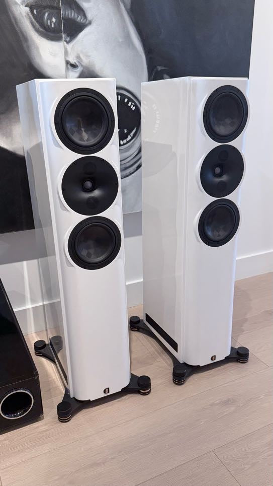 Perlisten S5T Tower Speakers in White MINT