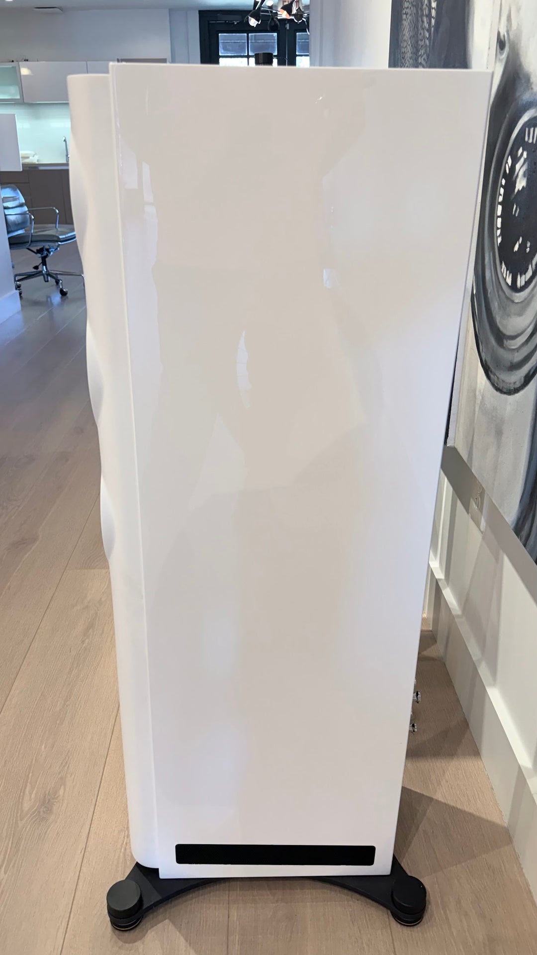 Perlisten S5T Tower Speakers in White MINT