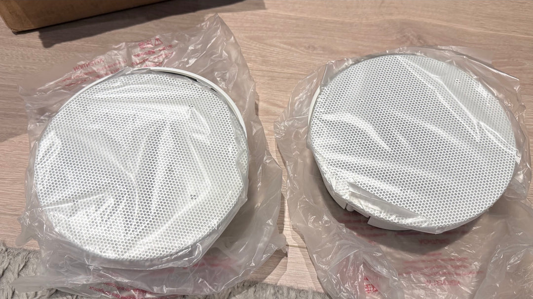 Linn Knekt Diskreet In Wall Speakers in White NEW OPEN BOX