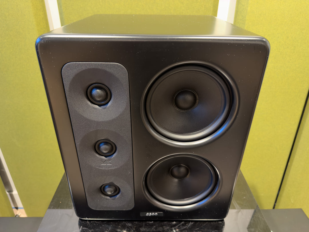 Miller & Kreisel S300 Right/C Surround Speaker in Black with Box Serial 144401579 EXCELLENT