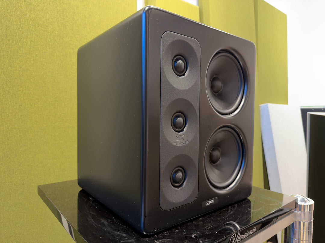 Miller & Kreisel S300 Right/C Surround Speaker in Black with Box Serial 144401579 EXCELLENT