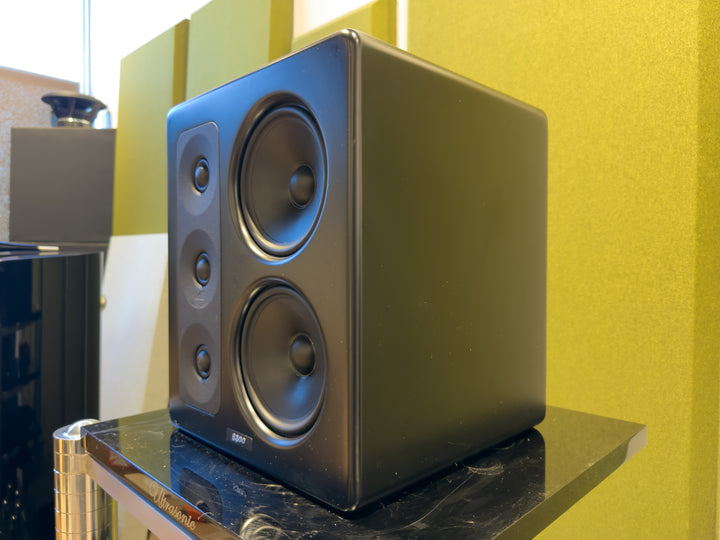 Miller & Kreisel S300 Right/C Surround Speaker in Black with Box Serial 144401579 EXCELLENT