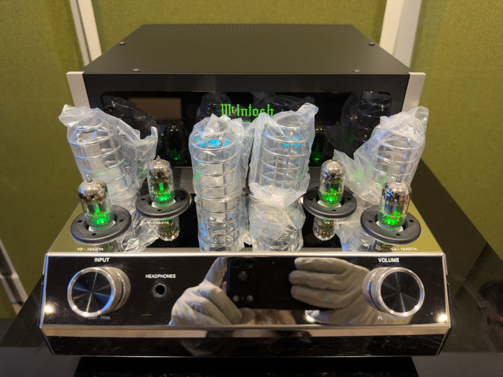 McIntosh C8 Vacuum Tube Preamplifier with Box EXCELLENT