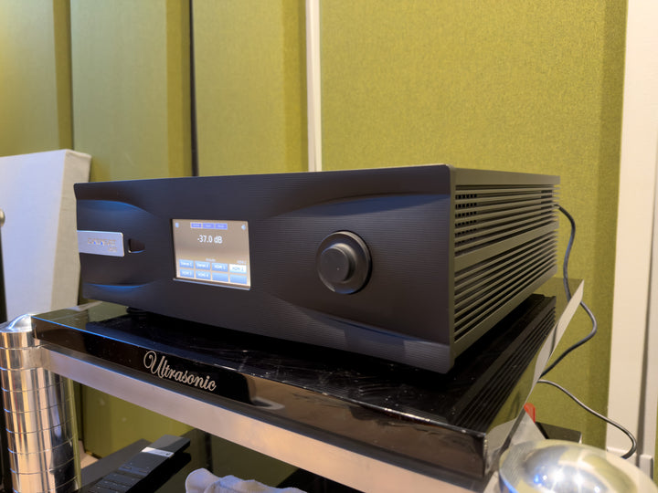 Datasat LS10 AV Processor with Remote & Box EXCELLENT