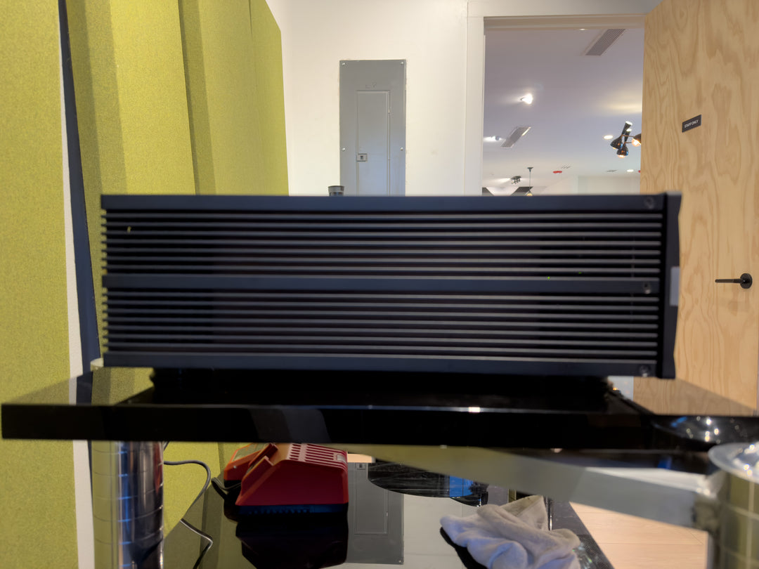 Datasat LS10 AV Processor with Remote & Box EXCELLENT