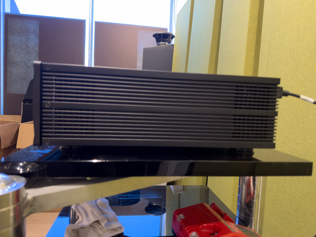 Datasat LS10 AV Processor with Remote & Box EXCELLENT