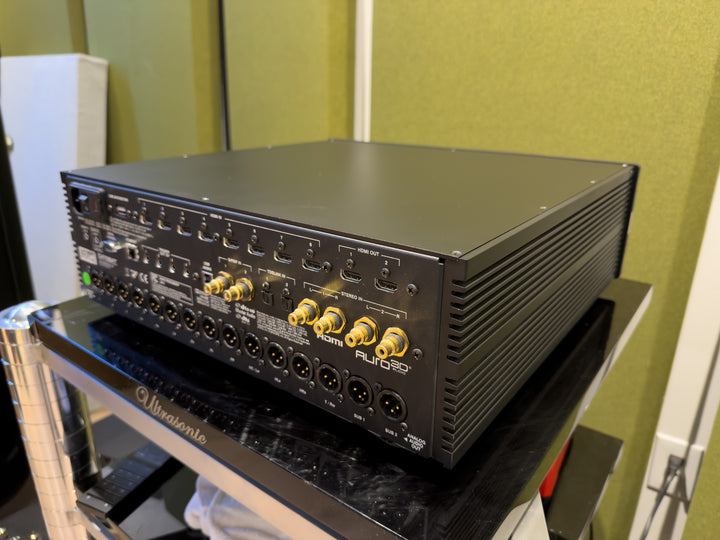 Datasat LS10 AV Processor with Remote & Box EXCELLENT