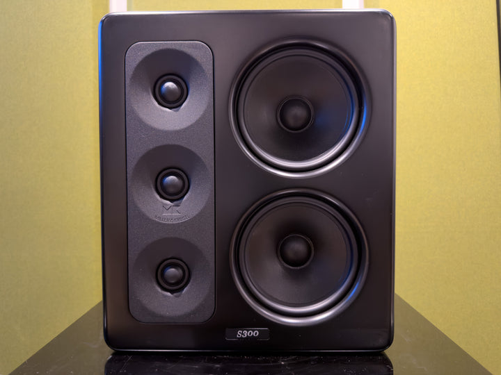 Miller & Kreisel S300 Right/C Surround Speaker in Black with Box Serial 144401561 EXCELLENT