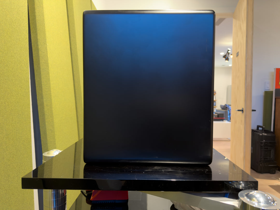 Miller & Kreisel S300 Right/C Surround Speaker in Black with Box Serial 144401561 EXCELLENT