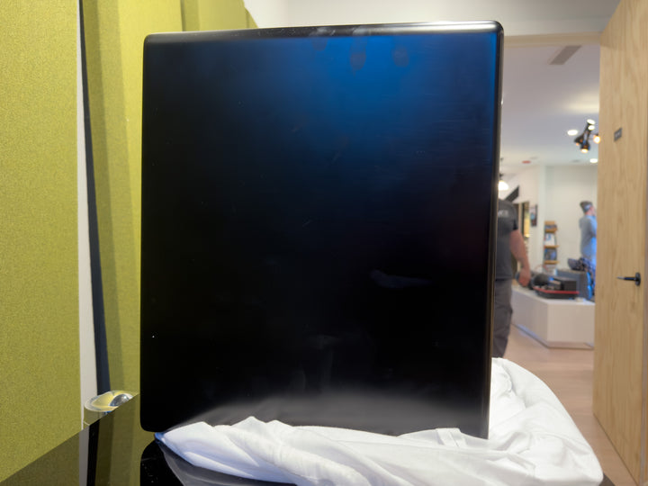 Miller & Kreisel S300 Right/C Surround Speaker in Black with Box Serial 171101911 EXCELLENT