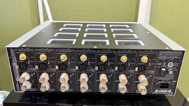 NAD Masters M27 7-Channel Surround Power Amplifier in Black & Silver SN347 EXCELLENT