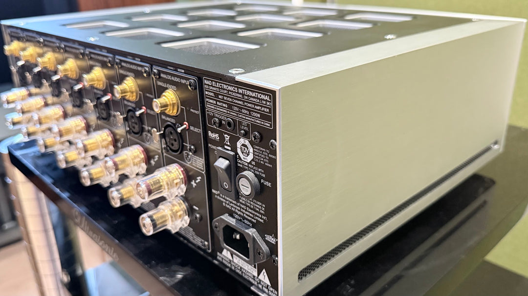 NAD Masters M27 7-Channel Surround Power Amplifier in Black & Silver SN347 EXCELLENT