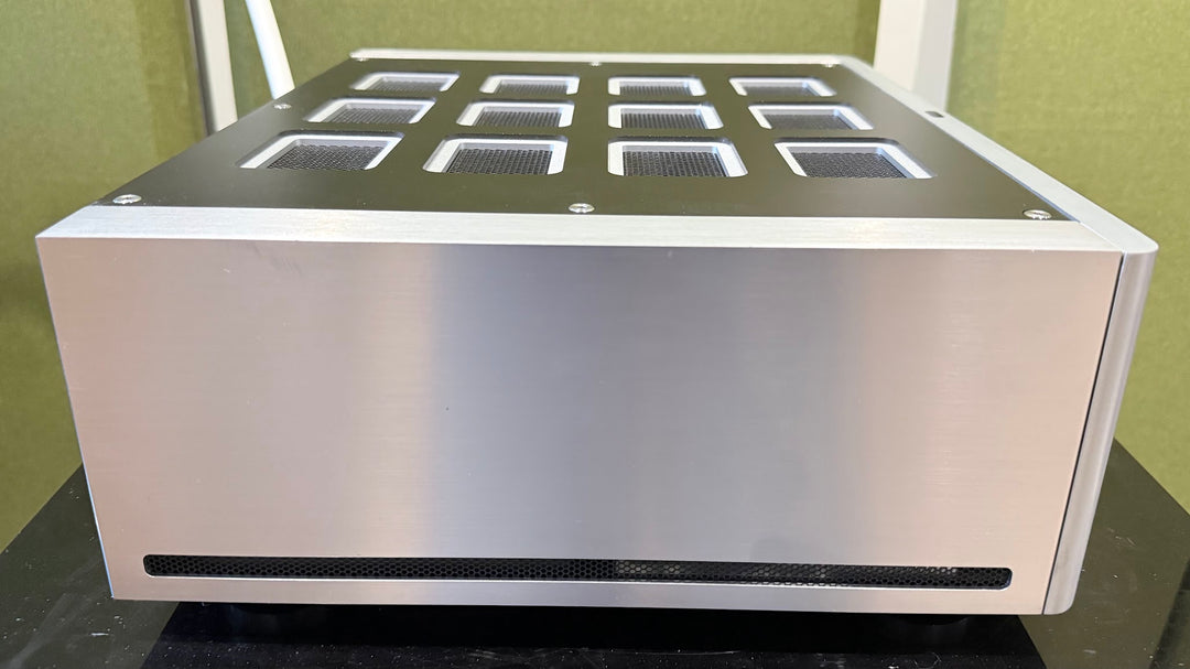NAD Masters M27 7-Channel Surround Power Amplifier in Black & Silver SN347 EXCELLENT