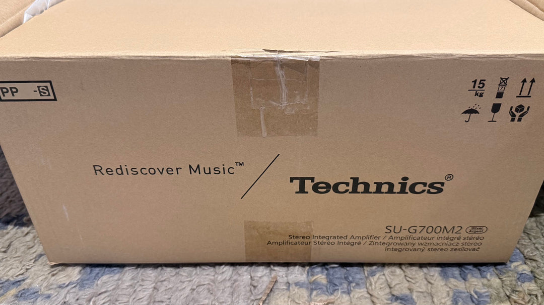Technics SU-G700M2 Digital Integrated Amplifier in Silver MINT