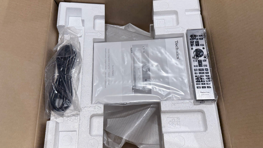 Technics SU-G700M2 Digital Integrated Amplifier in Silver MINT