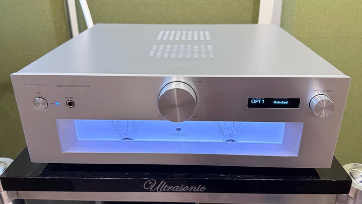 Technics SU-G700M2 Digital Integrated Amplifier in Silver MINT