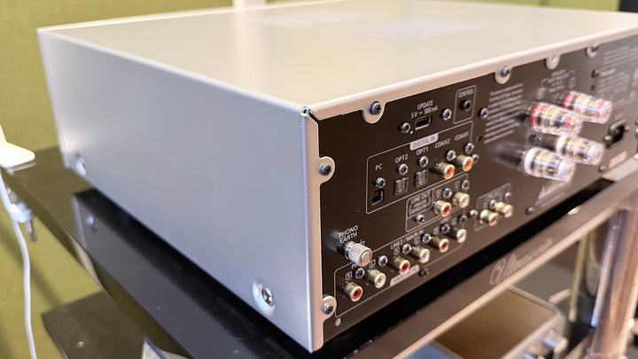 Technics SU-G700M2 Digital Integrated Amplifier in Silver MINT