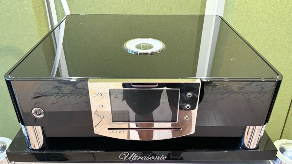 MBL Noble N31 CD Player DAC in Gloss Black w Box & Scratch VERY GOOD